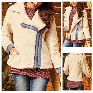 Suzanne Betro Boutique Women's LARGE Cream Lapel Blue Trim Faux Sherpa Jacket